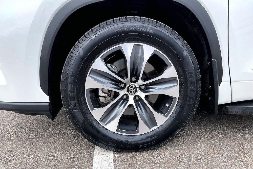 2022 Toyota Highlander Hybrid XLE