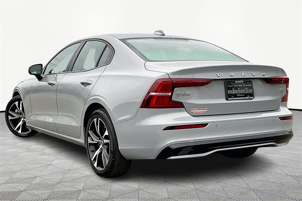 2024 Volvo S60 B5 Core Dark Theme