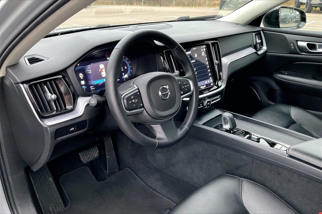 2024 Volvo S60 B5 Core Dark Theme