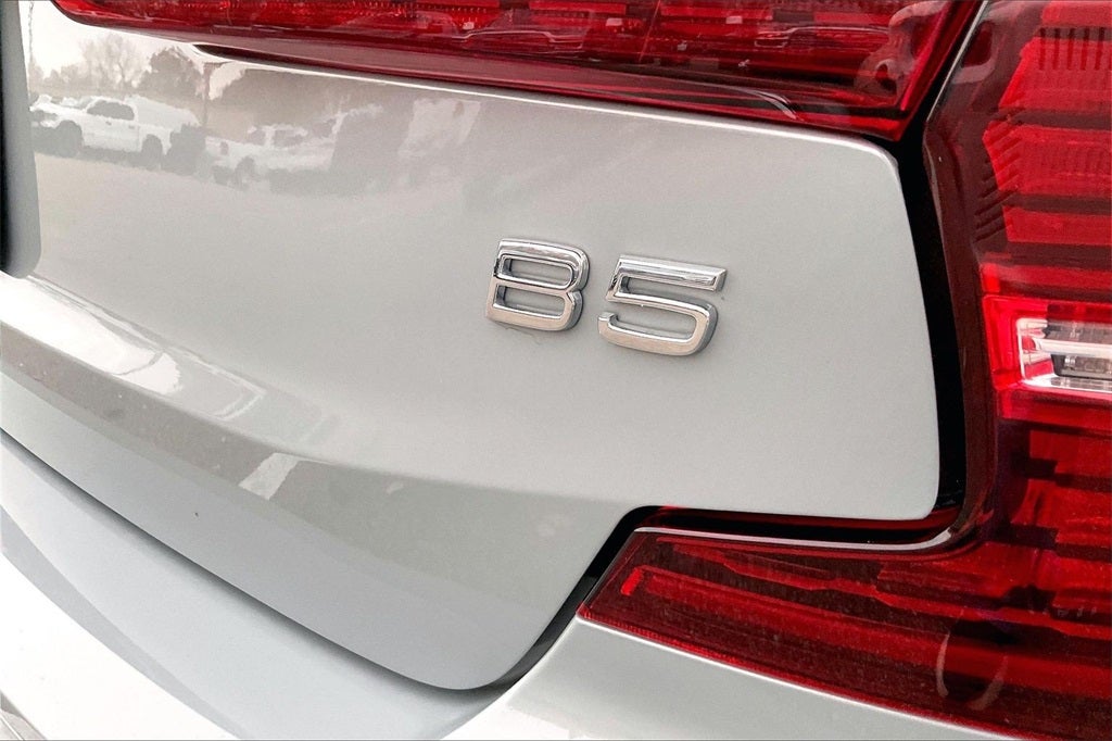 2024 Volvo S60 B5 Core Dark Theme