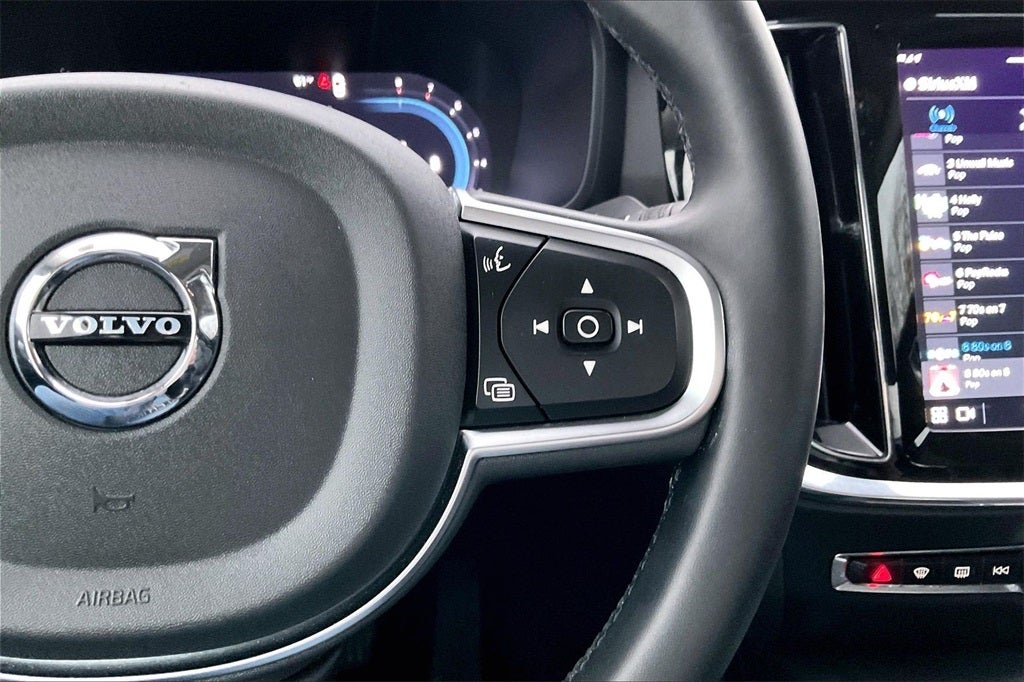 2024 Volvo S60 B5 Core Dark Theme