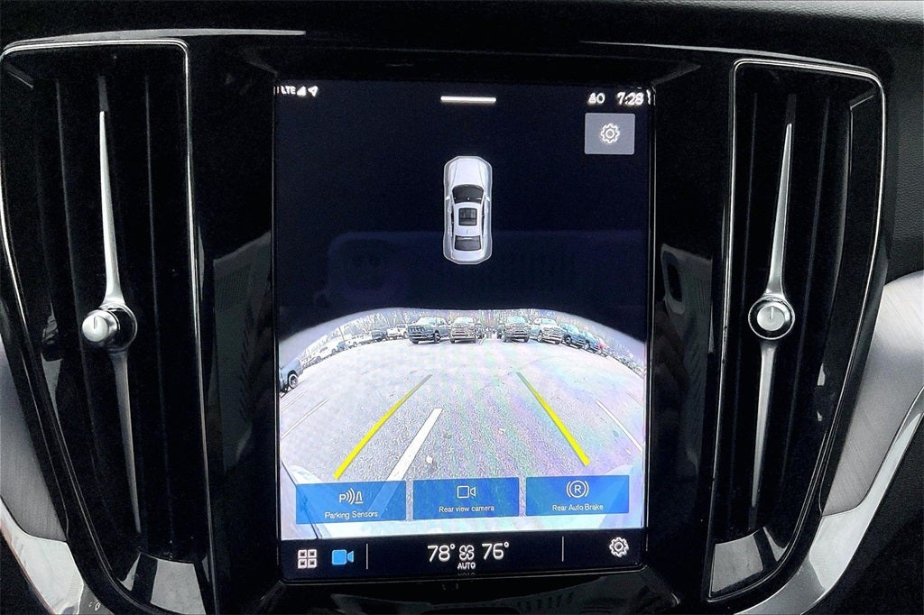 2024 Volvo S60 B5 Core Dark Theme