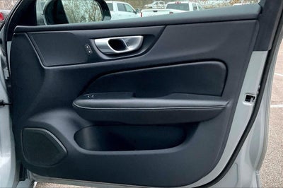 2024 Volvo S60 B5 Core Dark Theme