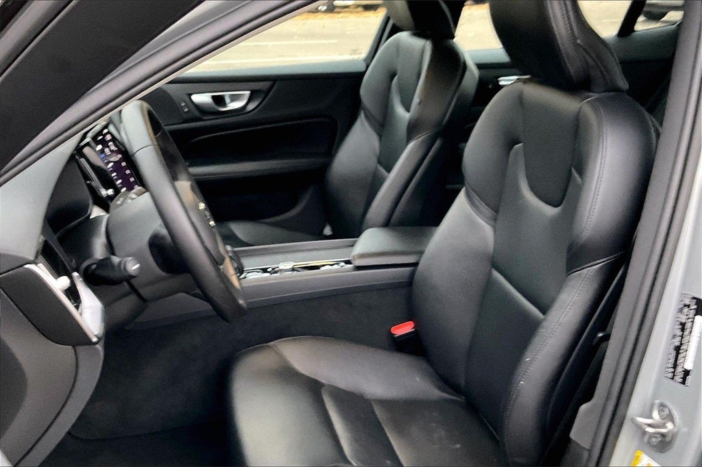 2024 Volvo S60 B5 Core Dark Theme