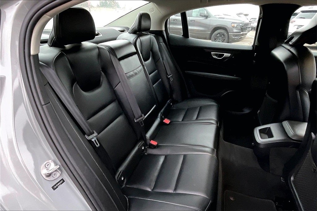 2024 Volvo S60 B5 Core Dark Theme