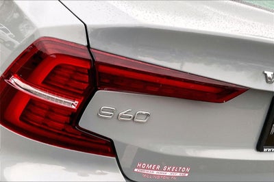 2024 Volvo S60 B5 Core Dark Theme