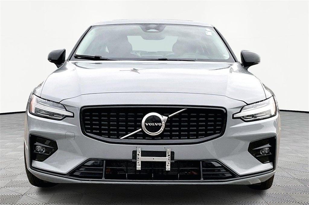 2024 Volvo S60 B5 Core Dark Theme