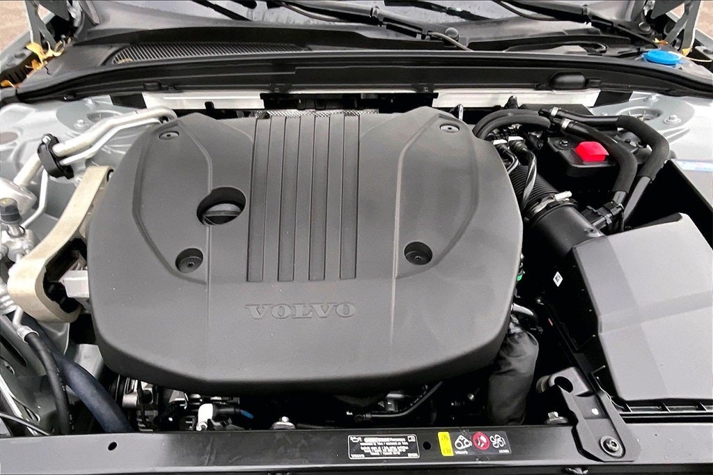 2024 Volvo S60 B5 Core Dark Theme