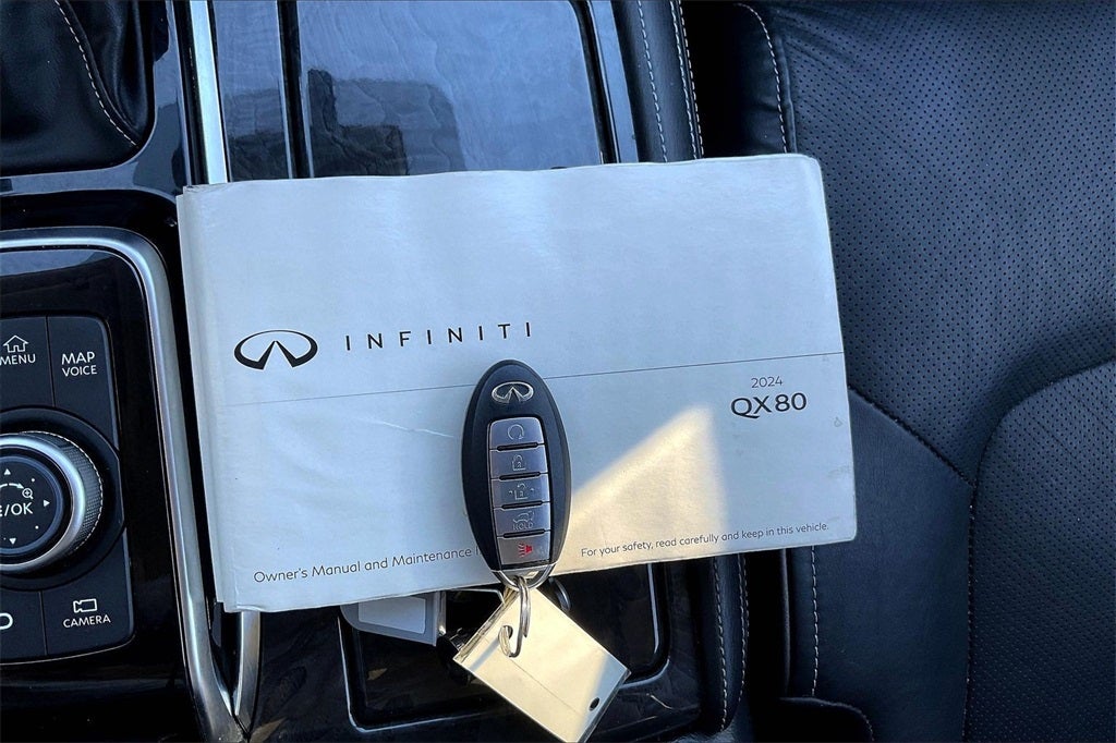 2024 INFINITI QX80 LUXE