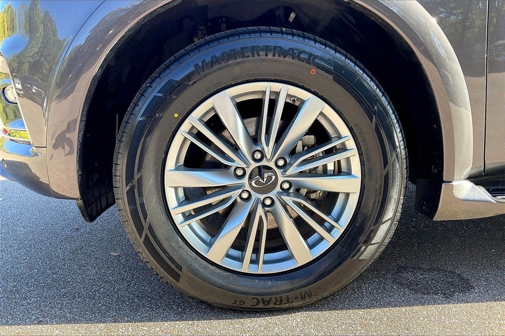 2024 INFINITI QX80 LUXE