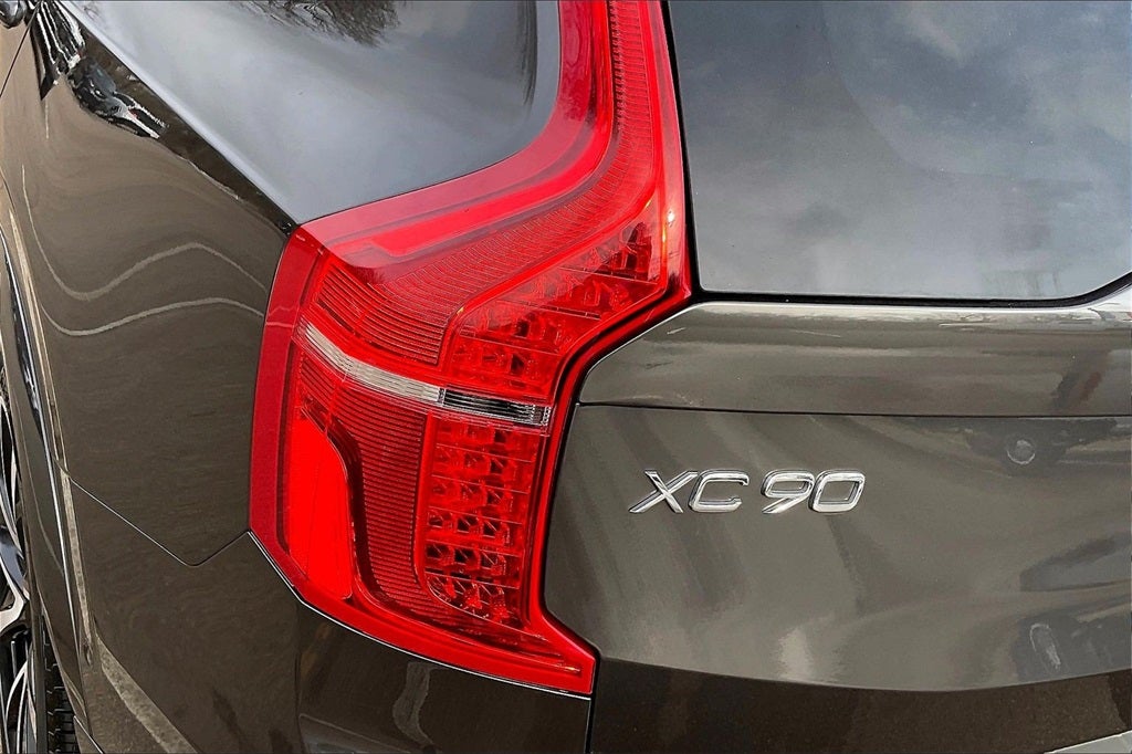 2024 Volvo XC90 B6 Plus Bright Theme