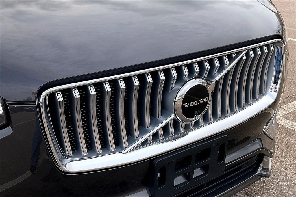 2024 Volvo XC90 B6 Plus Bright Theme