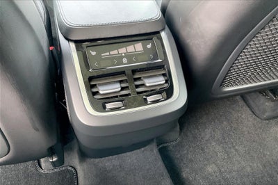 2024 Volvo XC90 B6 Plus Bright Theme