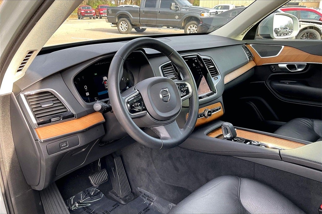 2024 Volvo XC90 B6 Plus Bright Theme