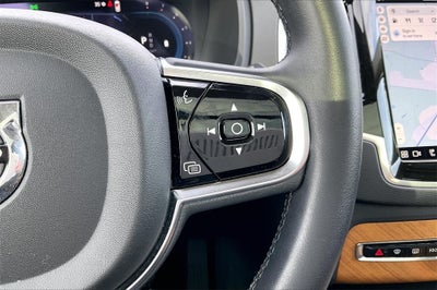 2024 Volvo XC90 B6 Plus Bright Theme