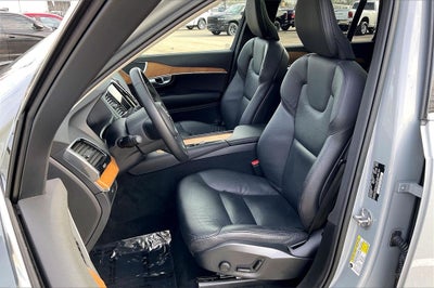 2024 Volvo XC90 B6 Plus Bright Theme