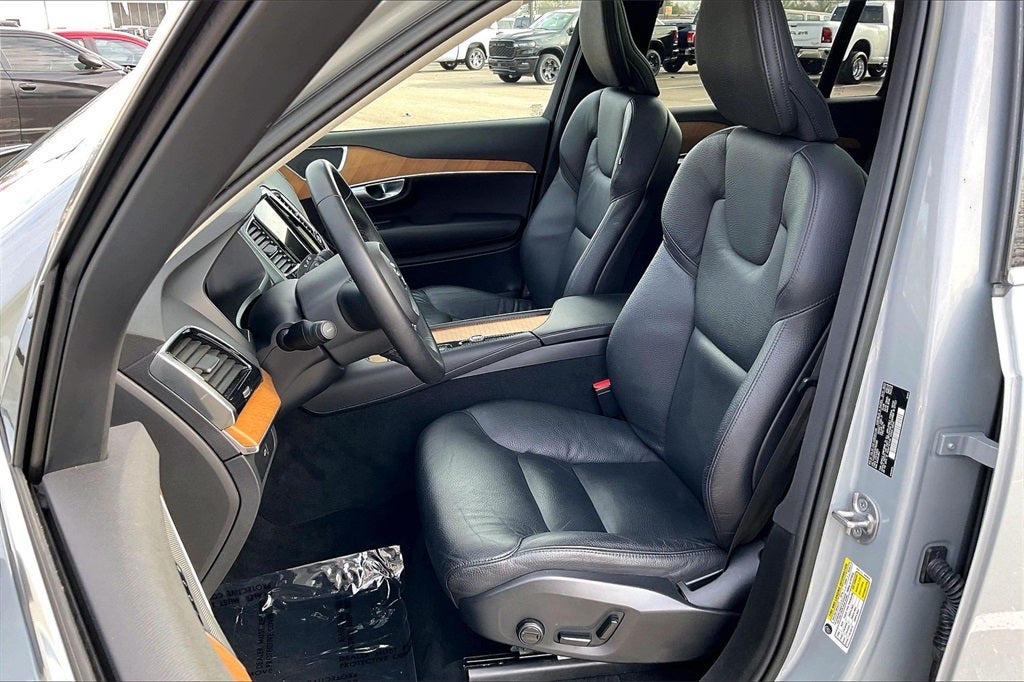 2024 Volvo XC90 B6 Plus Bright Theme