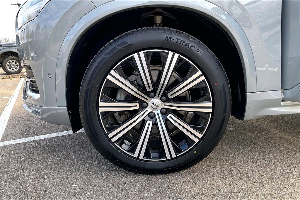 2024 Volvo XC90 B6 Plus Bright Theme