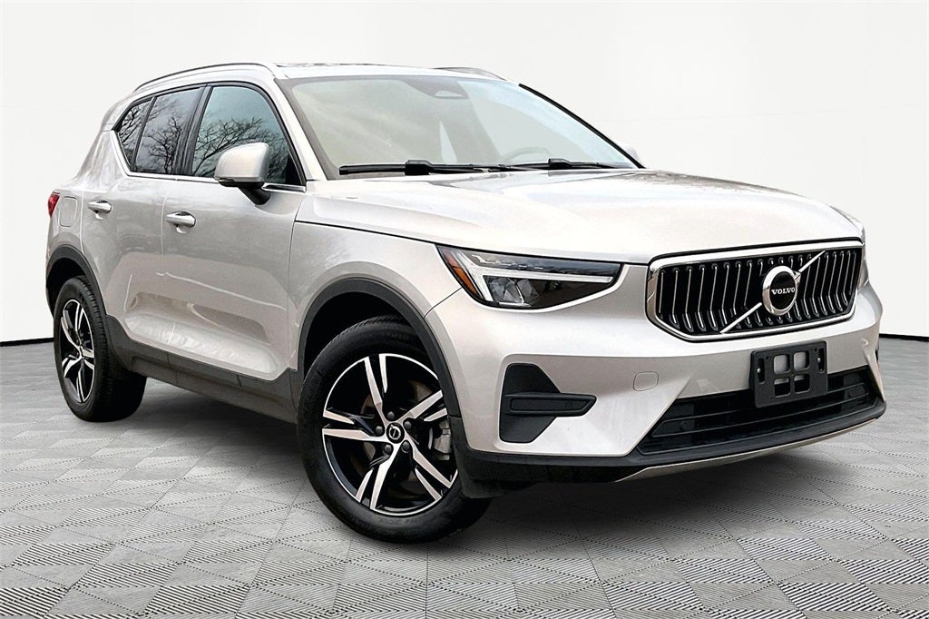 2024 Volvo XC40 B5 Core