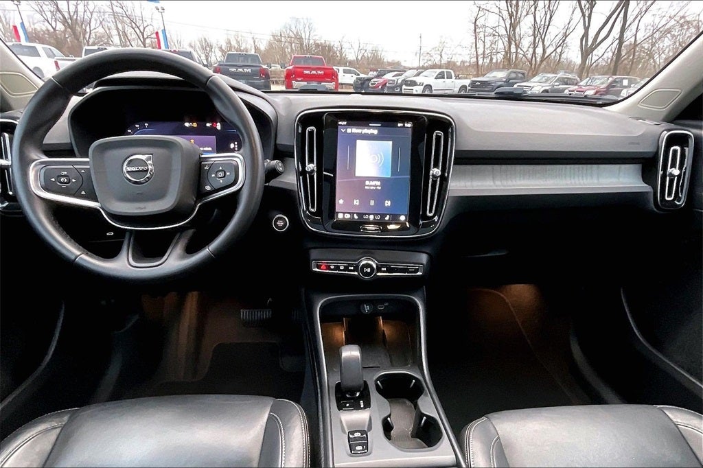 2024 Volvo XC40 B5 Core