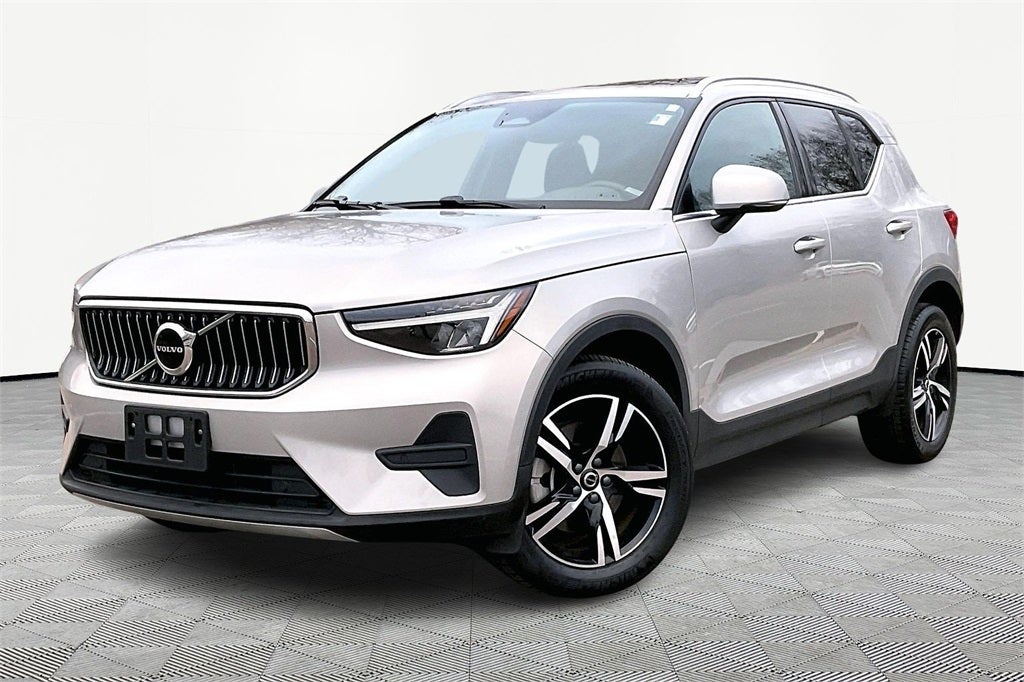 2024 Volvo XC40 B5 Core
