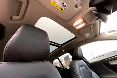 2024 Volvo XC40 B5 Core