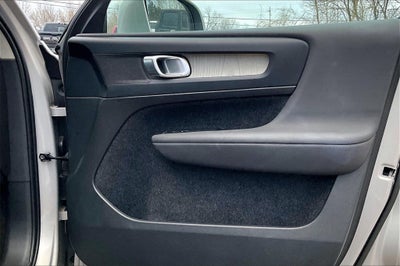 2024 Volvo XC40 B5 Core