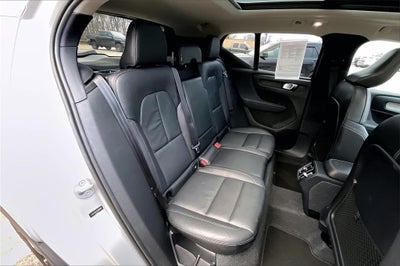 2024 Volvo XC40 B5 Core