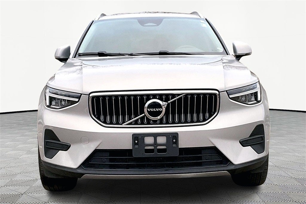 2024 Volvo XC40 B5 Core