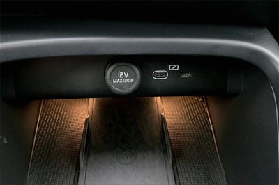 2024 Volvo XC40 B5 Core