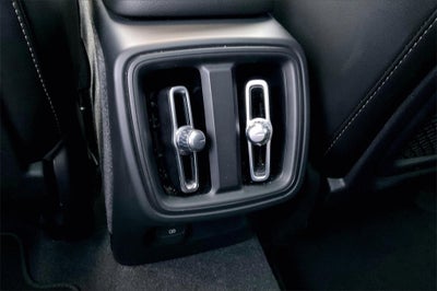 2024 Volvo XC40 B5 Core