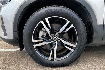 2024 Volvo XC40 B5 Core